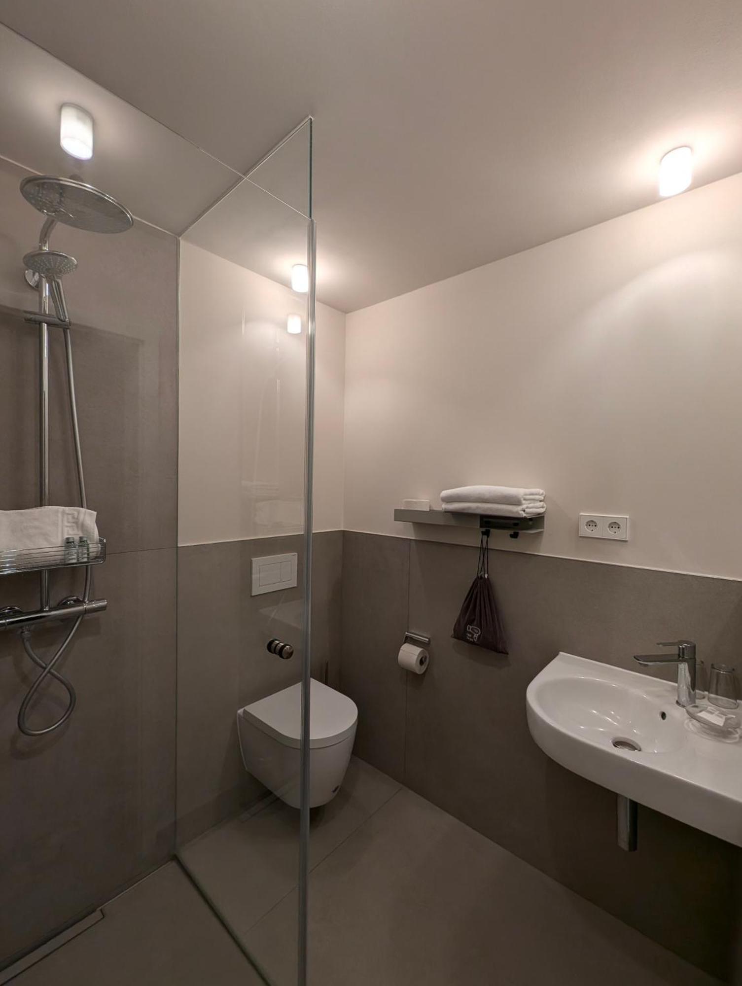 Hotel Neuwirt Zorneding Kültér fotó
